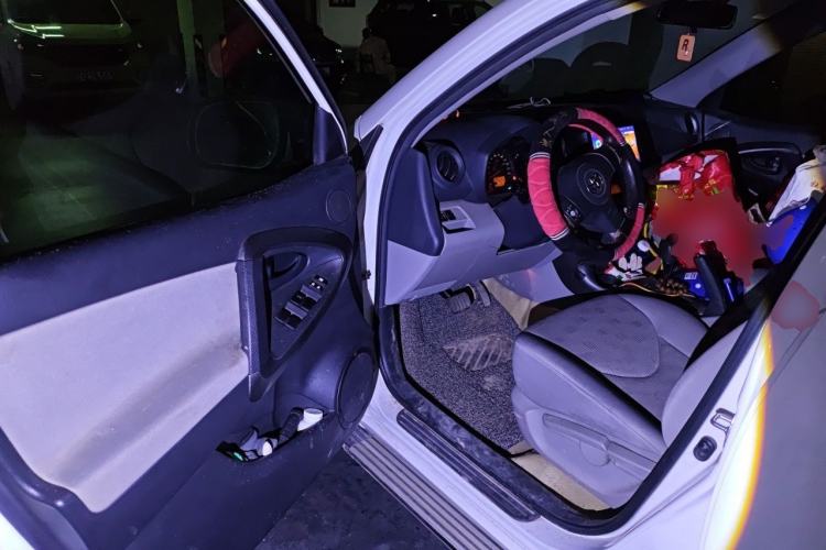 Used Toyota RAV4 2009 2.0L Automatic Classic Edition Driver Seat