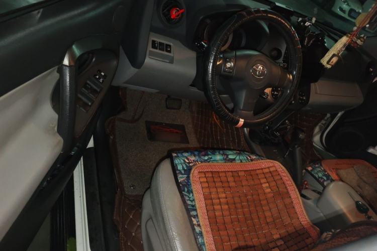 Used Toyota RAV4 2009 2.0L Automatic Luxury Edition Driver Seat