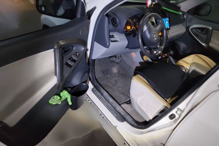 Used Toyota RAV4 2009 2.0L Automatic Classic Edition Driver Seat