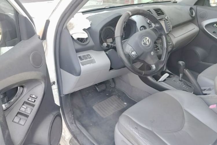 Used Toyota RAV4 2009 2.4L Automatic Luxury Edition Driver Seat