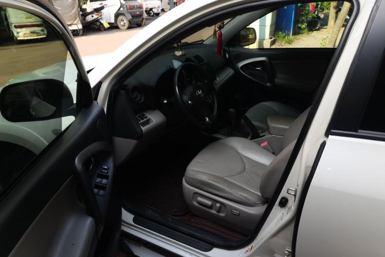 Used Toyota RAV4 2009 2.0L Automatic Luxury Edition Driver Seat