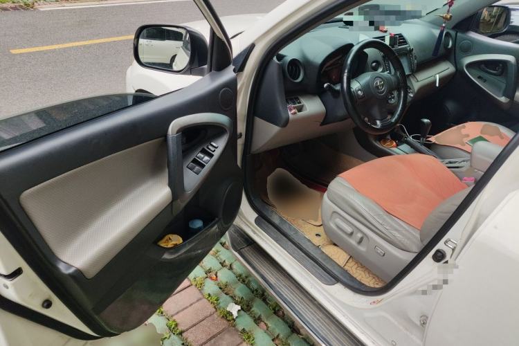 Used Toyota RAV4 2009 2.0L Automatic Luxury Edition Driver Seat