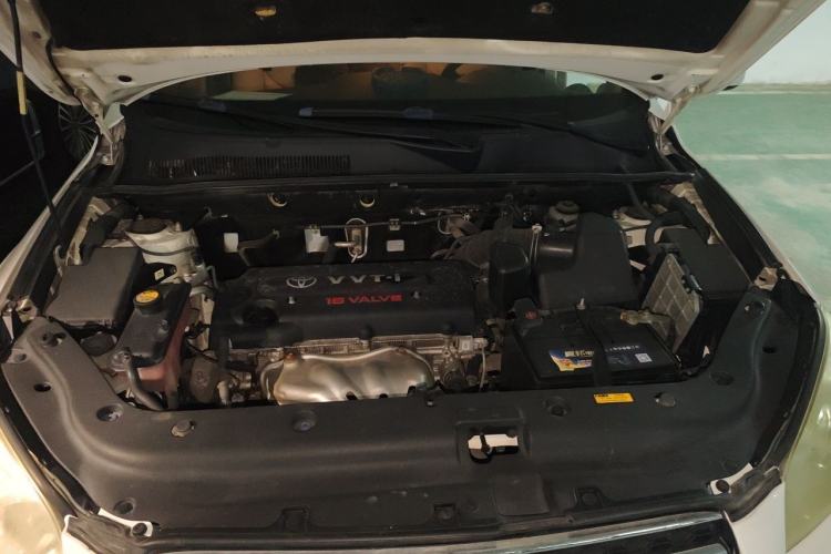 Used Toyota RAV4 2009 2.4L Automatic Luxury Edition Engine Bay