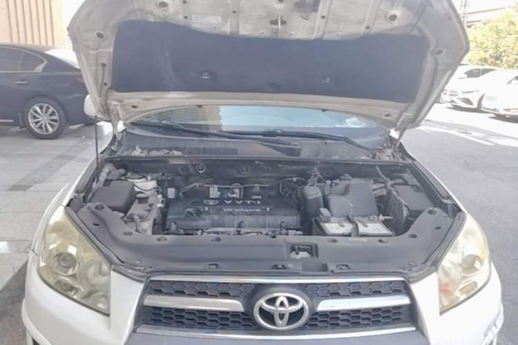 Used Toyota RAV4 2009 2.4L Automatic Luxury Edition Engine Bay