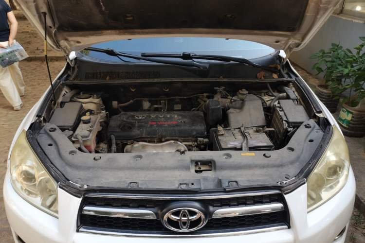 Used Toyota RAV4 2009 2.0L Automatic Luxury Edition Engine Bay