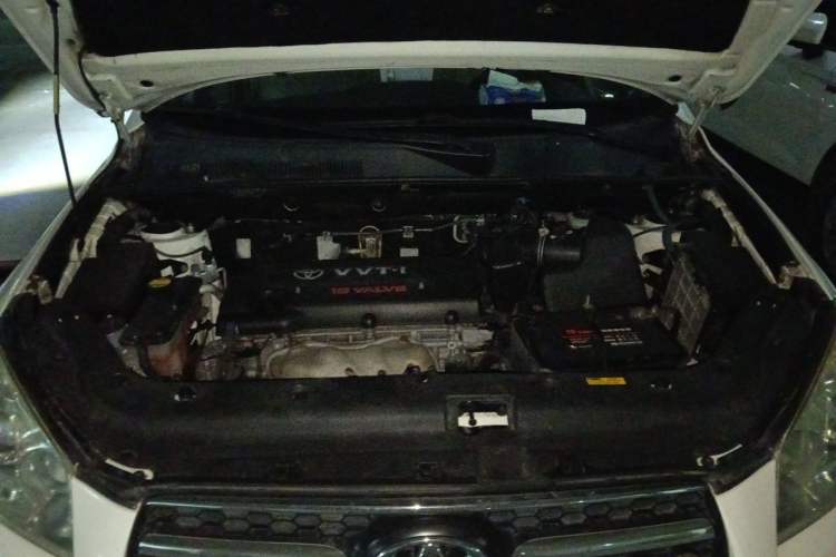 Used Toyota RAV4 2009 2.4L Manual Luxury Edition Engine Bay