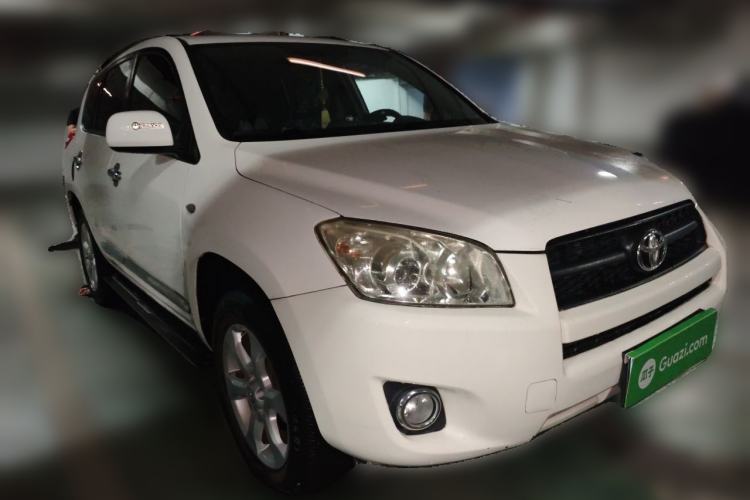 Used Toyota RAV4 2009 2.0L Automatic Luxury Edition Front Right 45 Deg