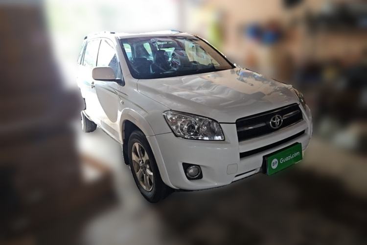 Used Toyota RAV4 2009 2.4L Automatic Luxury Edition Front Right 45 Deg