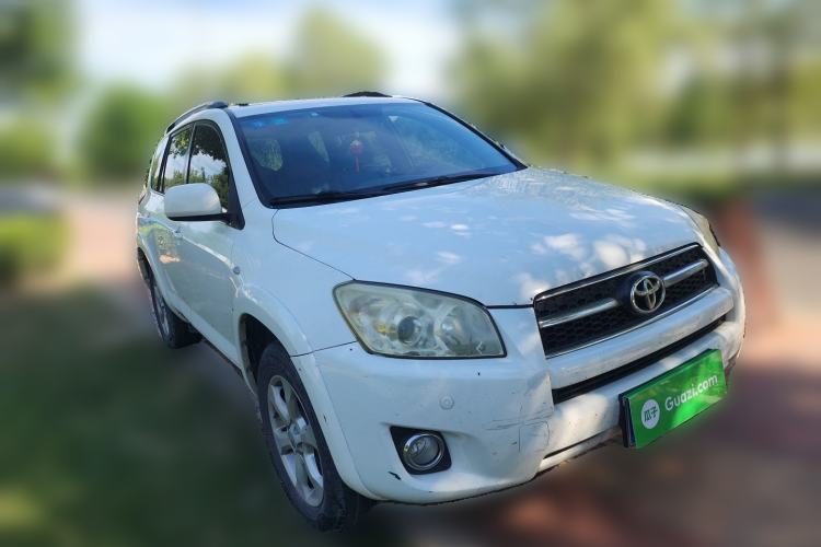 Used Toyota RAV4 2009 2.4L Automatic Luxury Edition Front Right 45 Deg