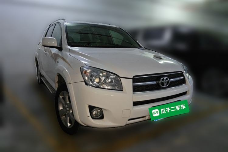 Used Toyota RAV4 2009 2.4L Automatic Luxury Edition Front Right 45 Deg