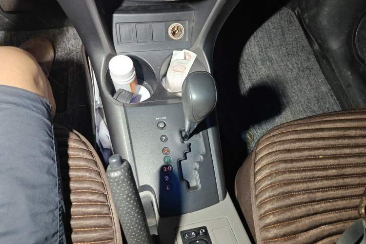 Used Toyota RAV4 2009 2.0L Automatic Classic Edition Gear Lever