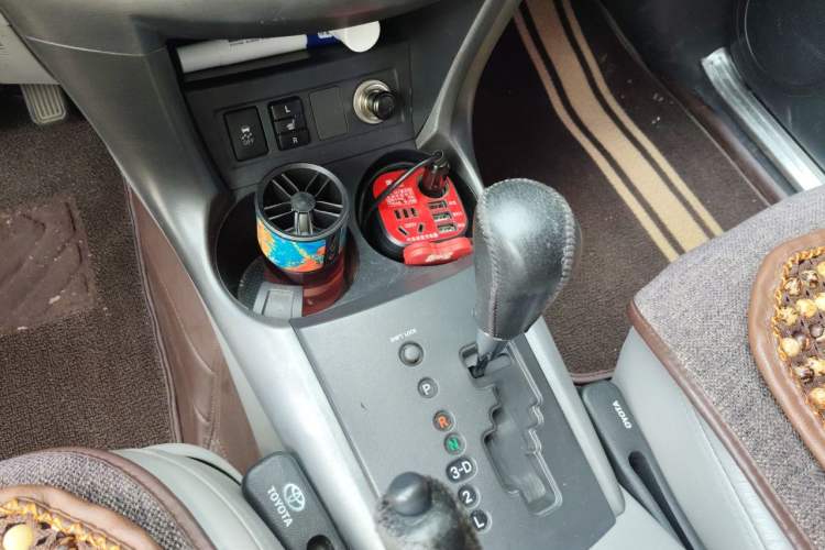 Used Toyota RAV4 2009 2.0L Automatic Luxury Edition Gear Lever
