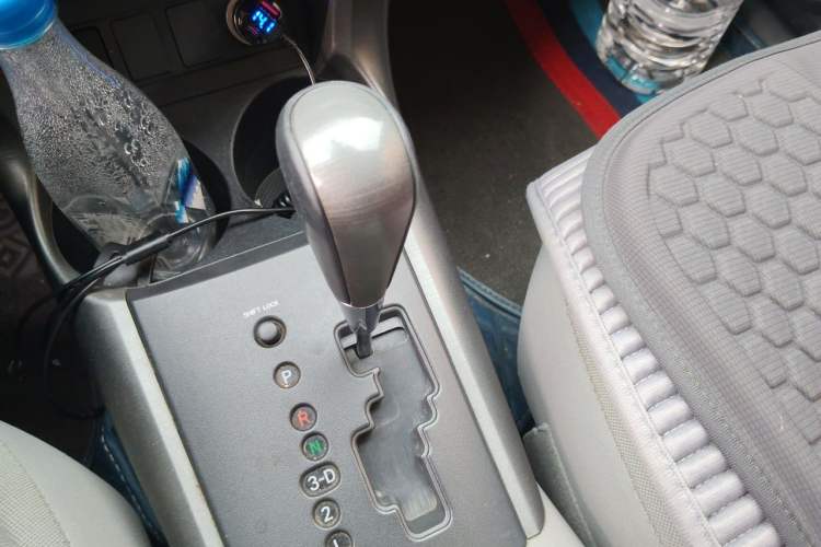 Used Toyota RAV4 2009 2.0L Automatic Luxury Edition Gear Lever