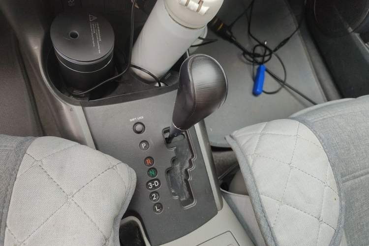 Used Toyota RAV4 2009 2.0L Automatic Luxury Edition Gear Lever