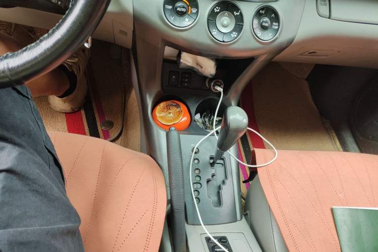 Used Toyota RAV4 2009 2.0L Automatic Luxury Edition Gear Lever