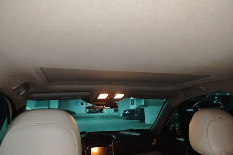 Used Toyota RAV4 2009 2.4L Automatic Luxury Edition Headliner