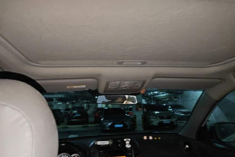 Used Toyota RAV4 2009 2.4L Automatic Luxury Edition Headliner