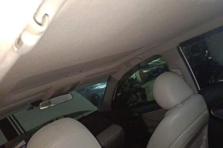Used Toyota RAV4 2009 2.4L Manual Luxury Edition Headliner