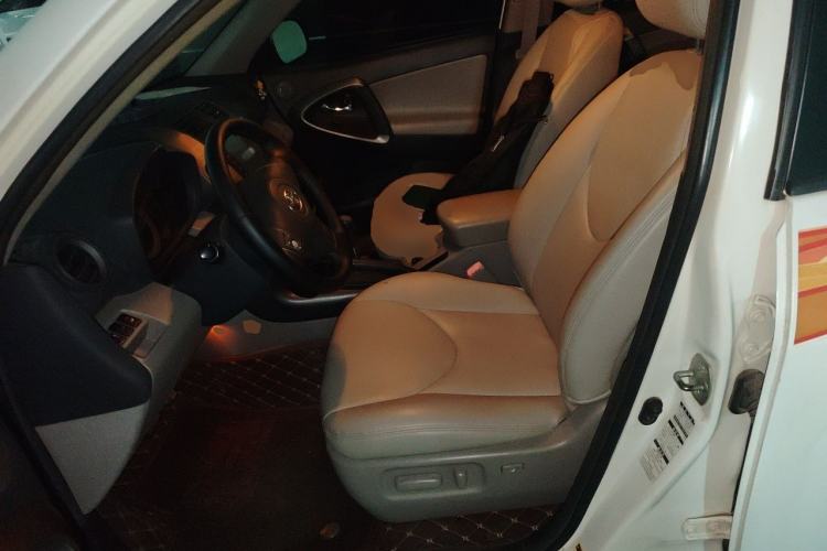 Used Toyota RAV4 2009 2.4L Automatic Luxury Edition Left Front Seat