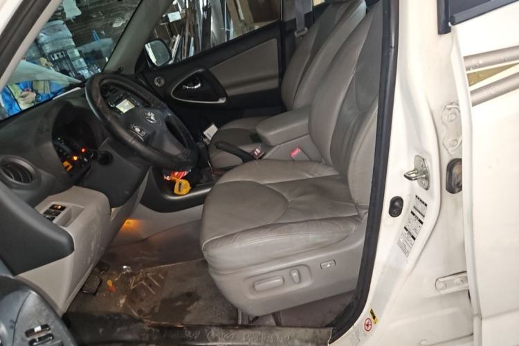 Used Toyota RAV4 2009 2.4L Automatic Luxury Edition Left Front Seat