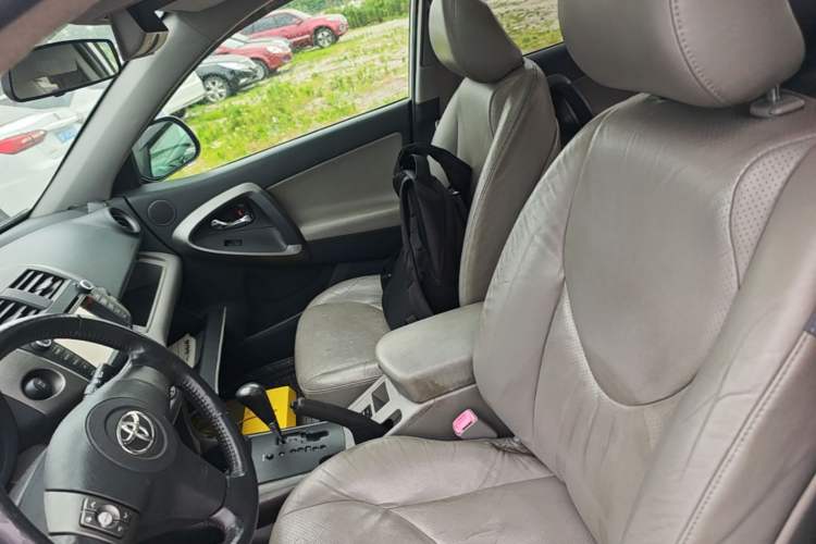 Used Toyota RAV4 2009 2.4L Automatic Luxury Navigation Edition Left Front Seat