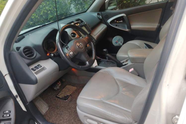 Used Toyota RAV4 2009 2.4L Automatic Luxury Edition Left Front Seat