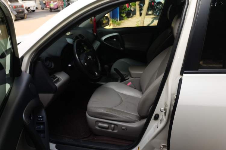Used Toyota RAV4 2009 2.0L Automatic Luxury Edition Left Front Seat