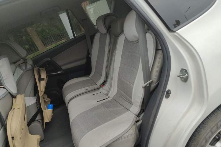 Used Toyota RAV4 2009 2.0L Automatic Luxury Edition Left Rear Seat