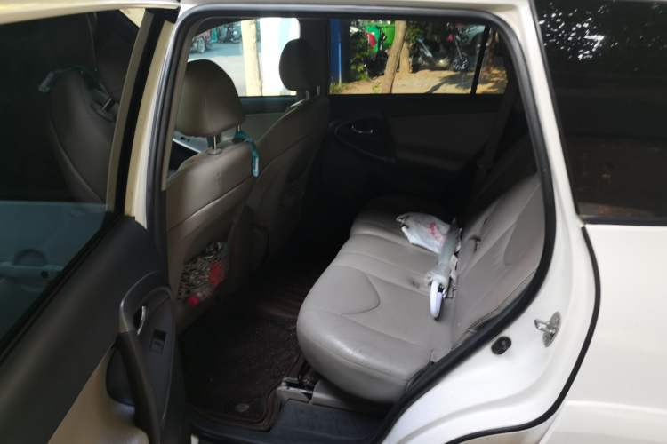 Used Toyota RAV4 2009 2.0L Automatic Luxury Edition Left Rear Seat