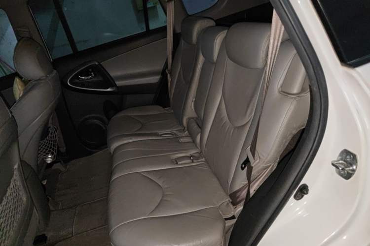 Used Toyota RAV4 2009 2.4L Automatic Luxury Edition Left Rear Seat