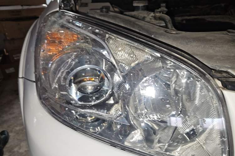 Used Toyota RAV4 2009 2.4L Automatic Luxury Edition Right Front Headlight