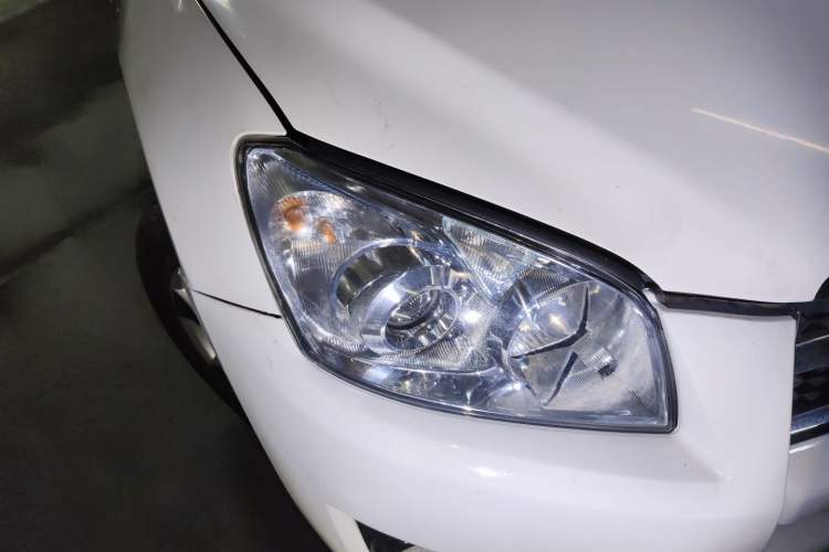 Used Toyota RAV4 2009 2.0L Automatic Classic Edition Right Front Headlight