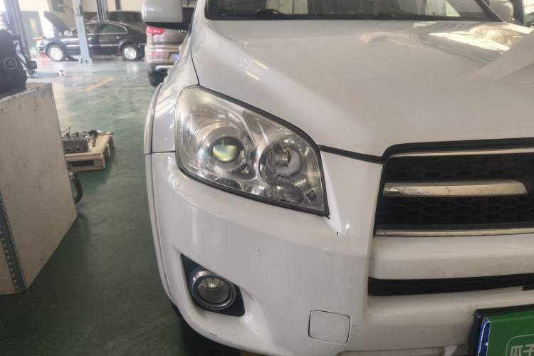 Used Toyota RAV4 2009 2.4L Automatic Luxury Edition Right Front Headlight