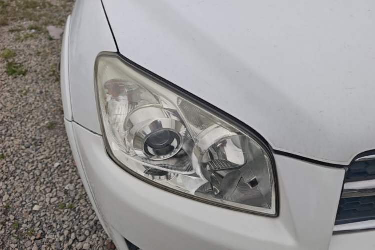 Used Toyota RAV4 2009 2.4L Automatic Luxury Navigation Edition Right Front Headlight