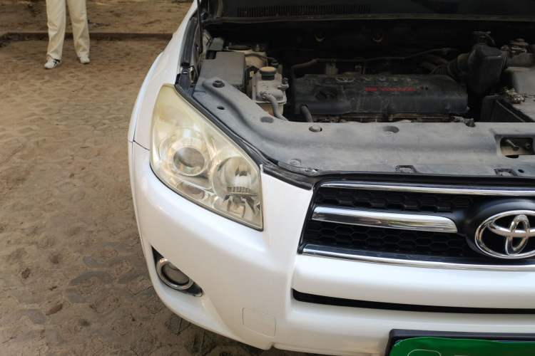 Used Toyota RAV4 2009 2.0L Automatic Luxury Edition Right Front Headlight