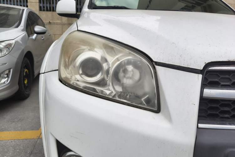 Used Toyota RAV4 2009 2.4L Automatic Luxury Edition Right Front Headlight