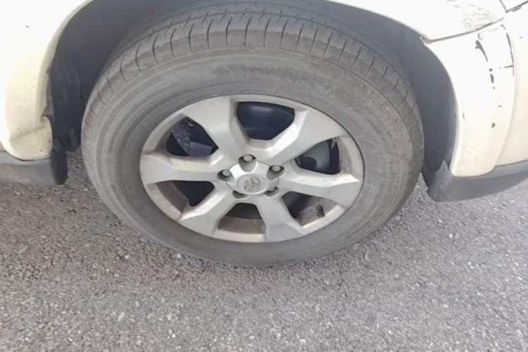Used Toyota RAV4 2009 2.4L Automatic Luxury Edition Right Front Wheel Hub