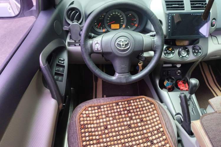 Used Toyota RAV4 2009 2.0L Automatic Luxury Edition Steering Wheel