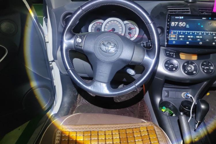 Used Toyota RAV4 2009 2.0L Automatic Luxury Edition Steering Wheel