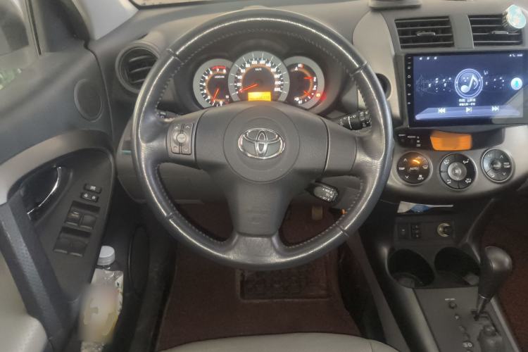 Used Toyota RAV4 2009 2.4L Automatic Luxury Edition Steering Wheel