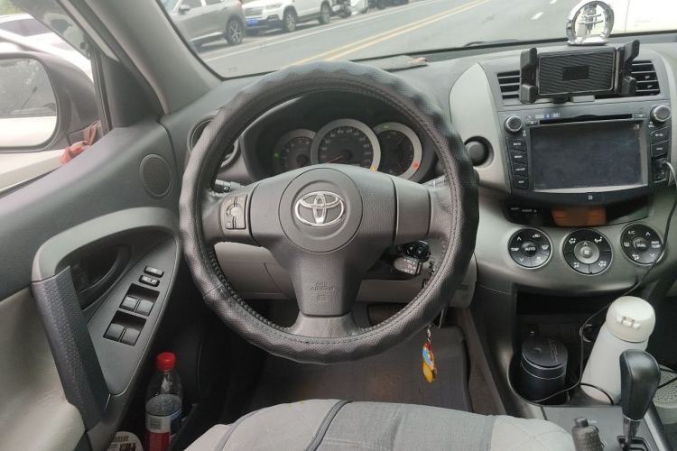 Used Toyota RAV4 2009 2.0L Automatic Luxury Edition Steering Wheel