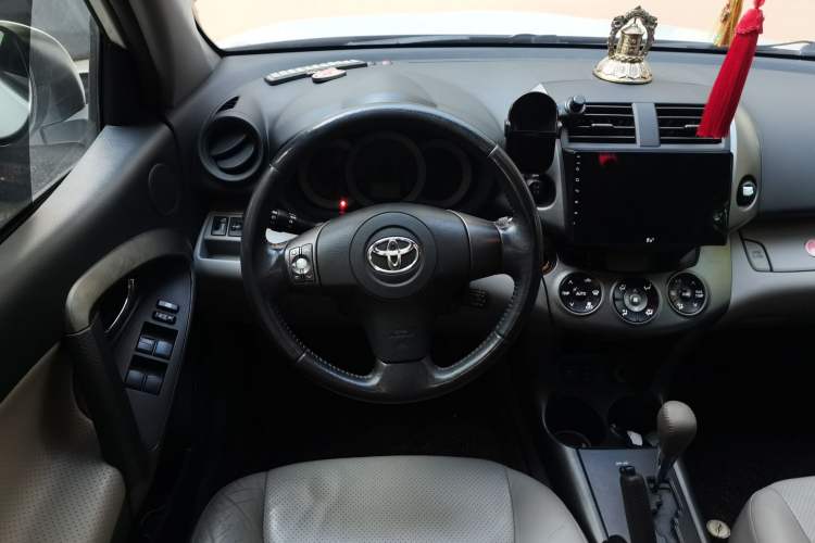 Used Toyota RAV4 2009 2.0L Automatic Luxury Edition Steering Wheel