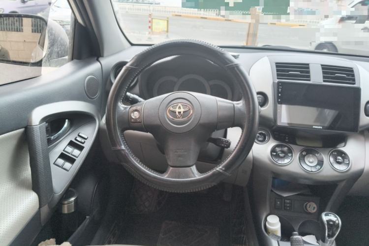 Used Toyota RAV4 2009 2.4L Automatic Luxury Edition Steering Wheel