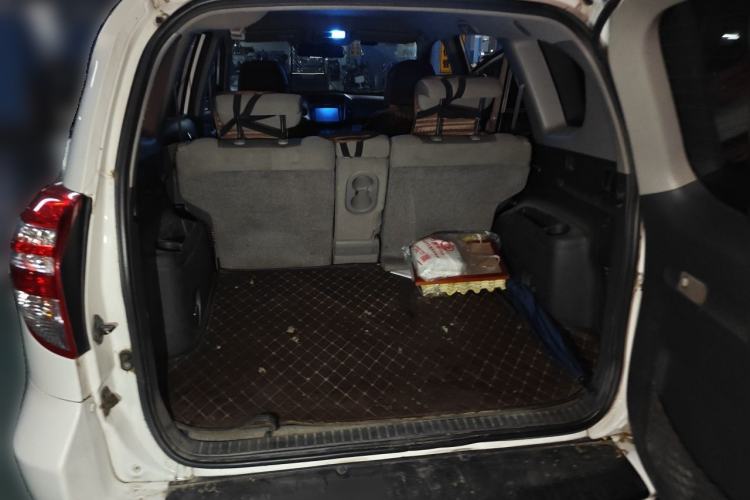 Used Toyota RAV4 2009 2.0L Automatic Classic Edition Trunk
