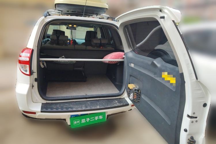 Used Toyota RAV4 2009 2.0L Automatic Luxury Edition Trunk