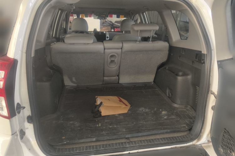 Used Toyota RAV4 2009 2.4L Automatic Luxury Edition Trunk
