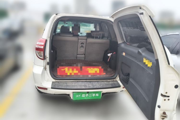 Used Toyota RAV4 2009 2.4L Automatic Luxury Edition Trunk