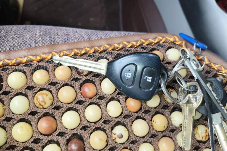 Used Toyota RAV4 2009 2.0L Automatic Luxury Edition Vehicle Key