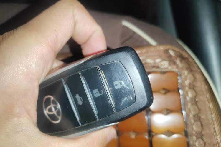 Used Toyota RAV4 2009 2.0L Automatic Luxury Edition Vehicle Key