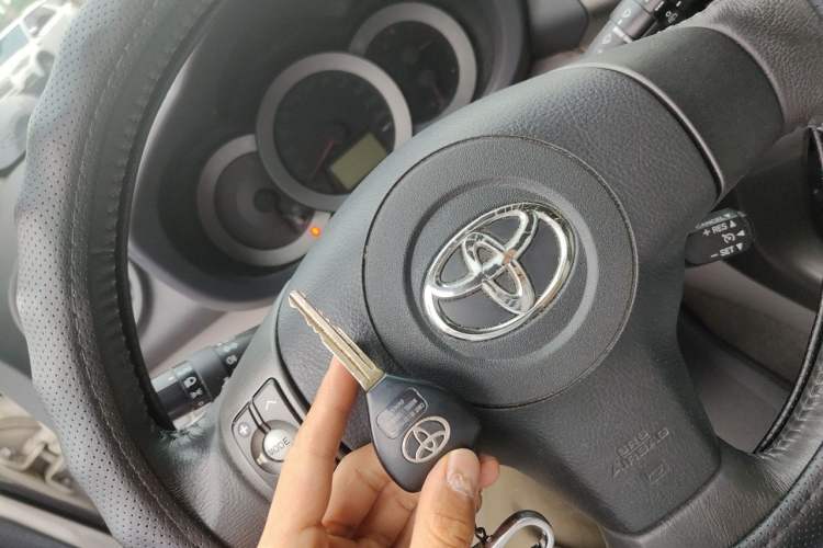 Used Toyota RAV4 2009 2.0L Automatic Luxury Edition Vehicle Key
